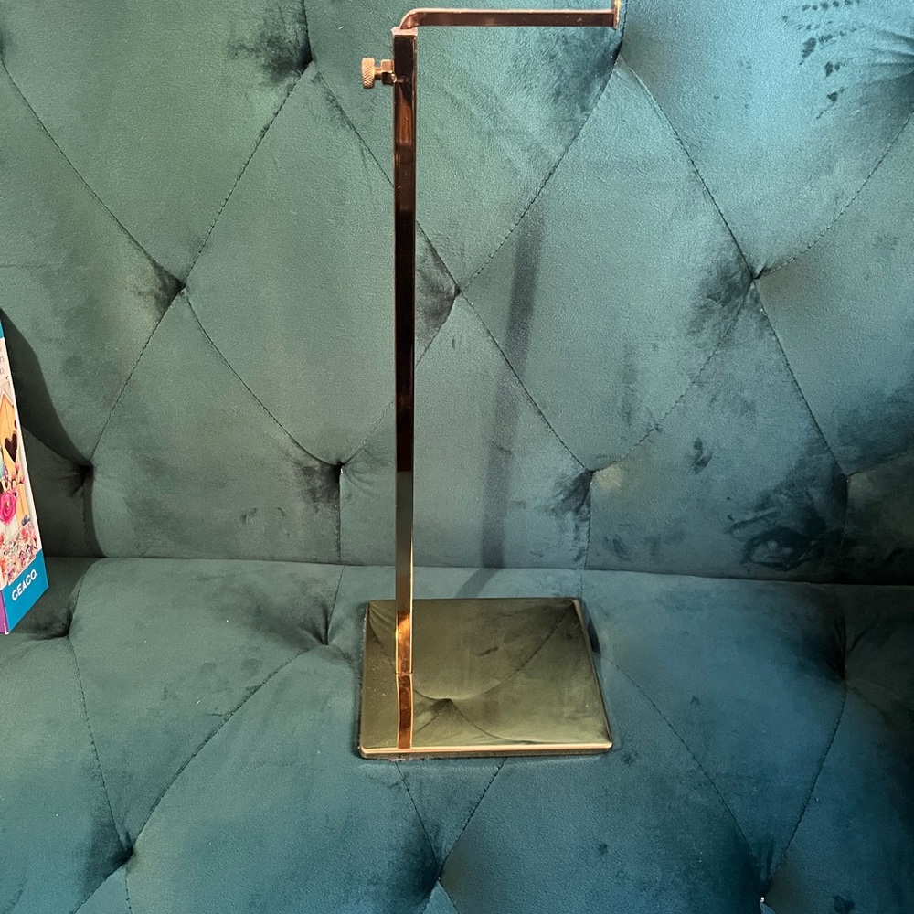 Elegant Gold Stand for purses